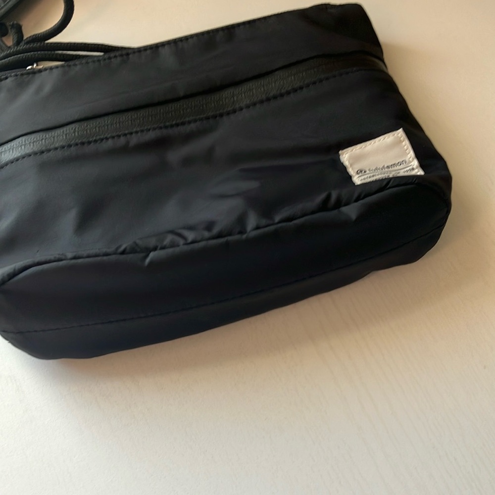 Lululemon Patch Logo Crossbody - Picture 16 of 16